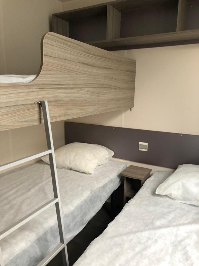 Celine Mobil Home بورت-لا-نوفيل المظهر الخارجي الصورة